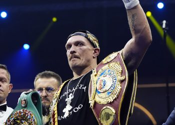 Oleksandr Usyk naredio je da WBO brani svoje pojaseve protiv Josepha Parkera
