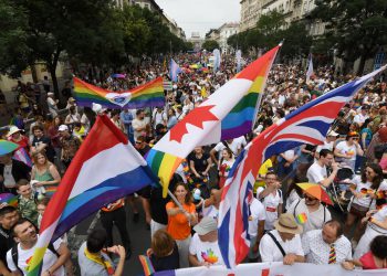Orbanova stranka gura da zabrani paradu ponosa Budimpeštavanja koja se održava desetljećima – u najnovijem mađarskom LGBT+ Crackdown