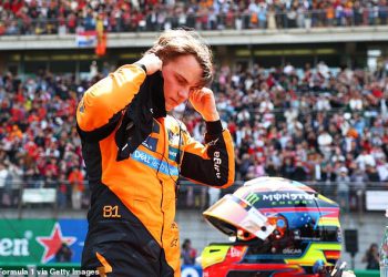 Oscar Piastri Shakes iz Melbournea Heartbreak -a zatraži prvu završnu postolje u sezoni – uključujući zapanjujući potez na obrani prvaka Max Verstappen