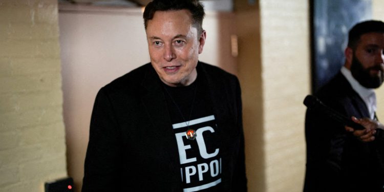 Osoblje doge u socijalnom osiguranju imaju pristup osobnim podacima Amerikanaca dok Elon Musk lovi za mrtve ljude