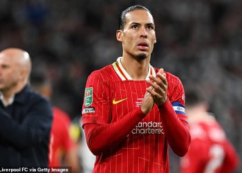 Otkriveno: Ono što su službenici Van Dijk i PSG -a zaista govorili unutar Anfielda nakon izlaska Lige prvaka