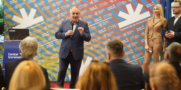 Otvoren Regionalni znanstveni centar u sklopu Centra izvrsnosti. Boban: “Izuzetno sam sretan i ponosan”