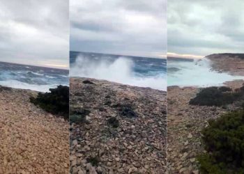 Ovo vam je viško oštro, visina stijene o koju se razbijaju valovi je 25 metara!