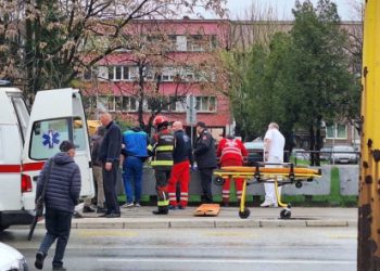 POLICIJA O SPAŠAVANJU IZ RIJEKE Dva policajca uspjela izaći iz vode, za dvije osobe se još traga