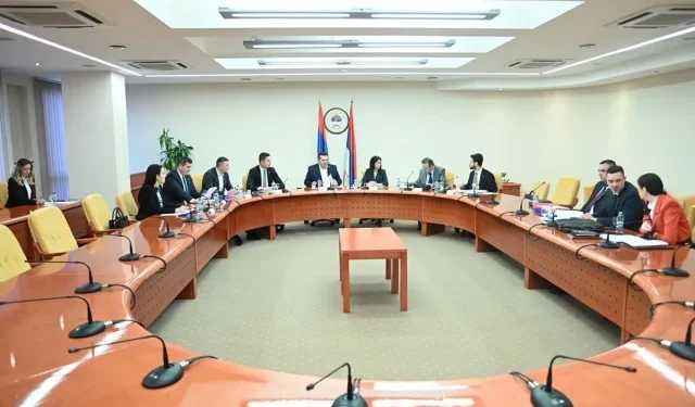 PROSLIJEĐEN NARODNOJ SKUPŠTINI Utvrđen nacrt novog Ustava Republike Srpske