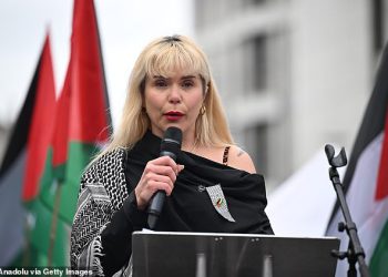 Paloma Faith pruža snažan govor i inzistira na tome da ‘neće šutjeti dok Palestina ne bude slobodna’ tijekom protesta u Londonu