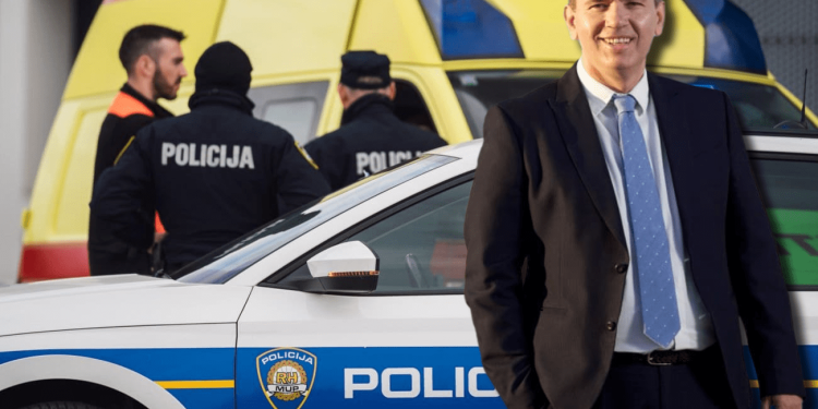 Pauletić pušten da se brani sa slobode. Ne smije se približavati školi