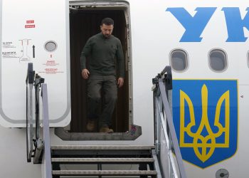 Pazi: Volodymyr Zelensky stiže u Veliku Britaniju nakon sukoba eksplozivnog ovalnog ureda s Donaldom Trumpom