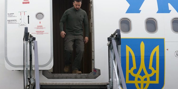 Pazi: Volodymyr Zelensky stiže u Veliku Britaniju nakon sukoba eksplozivnog ovalnog ureda s Donaldom Trumpom