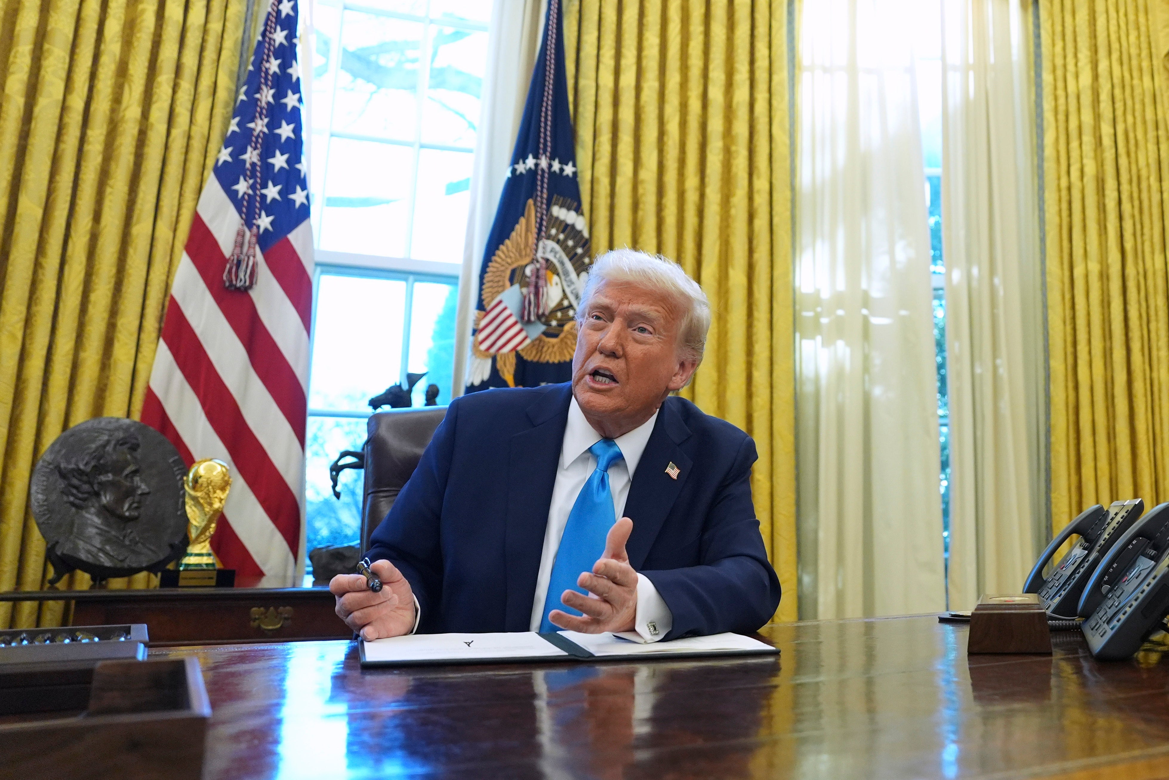U siječnju je Trump potpisao izvršnu naredbu u kojoj je proglasio djecu rođenu nedokumentiranim imigrantima u SAD -u, uskraćeno je zarobljeno državljanstvo