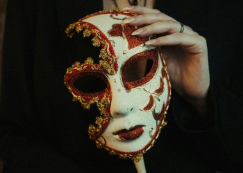 Pijana maškara napala Hitnu pomoć u Rijeci