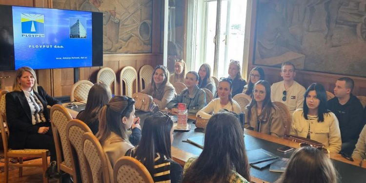 Plovput ugostio studente splitskog Pravnog fakulteta