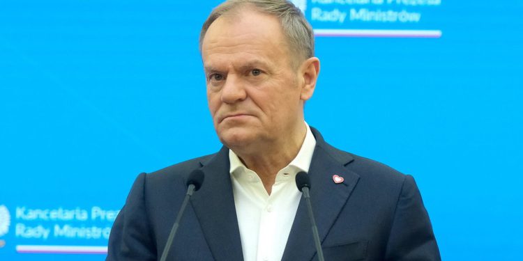 Poljska potvrđuje da je SAD suspendirao vojnu pomoć Ukrajini – RT World News
