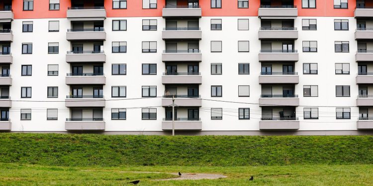 Porezna uprava upozorava građane da danas ističe rok za prijavu nekretnina