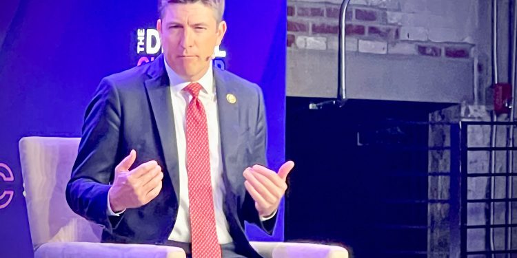 Predlog zakona o stabiji američke kuće spreman za javnost, kaže zakonodavac na kripto panelu