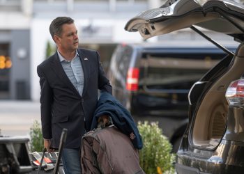 Predstavnici SAD -a Zach Nunn, Jim Himes ponovno uvodi kripto ilegalne račune za financije