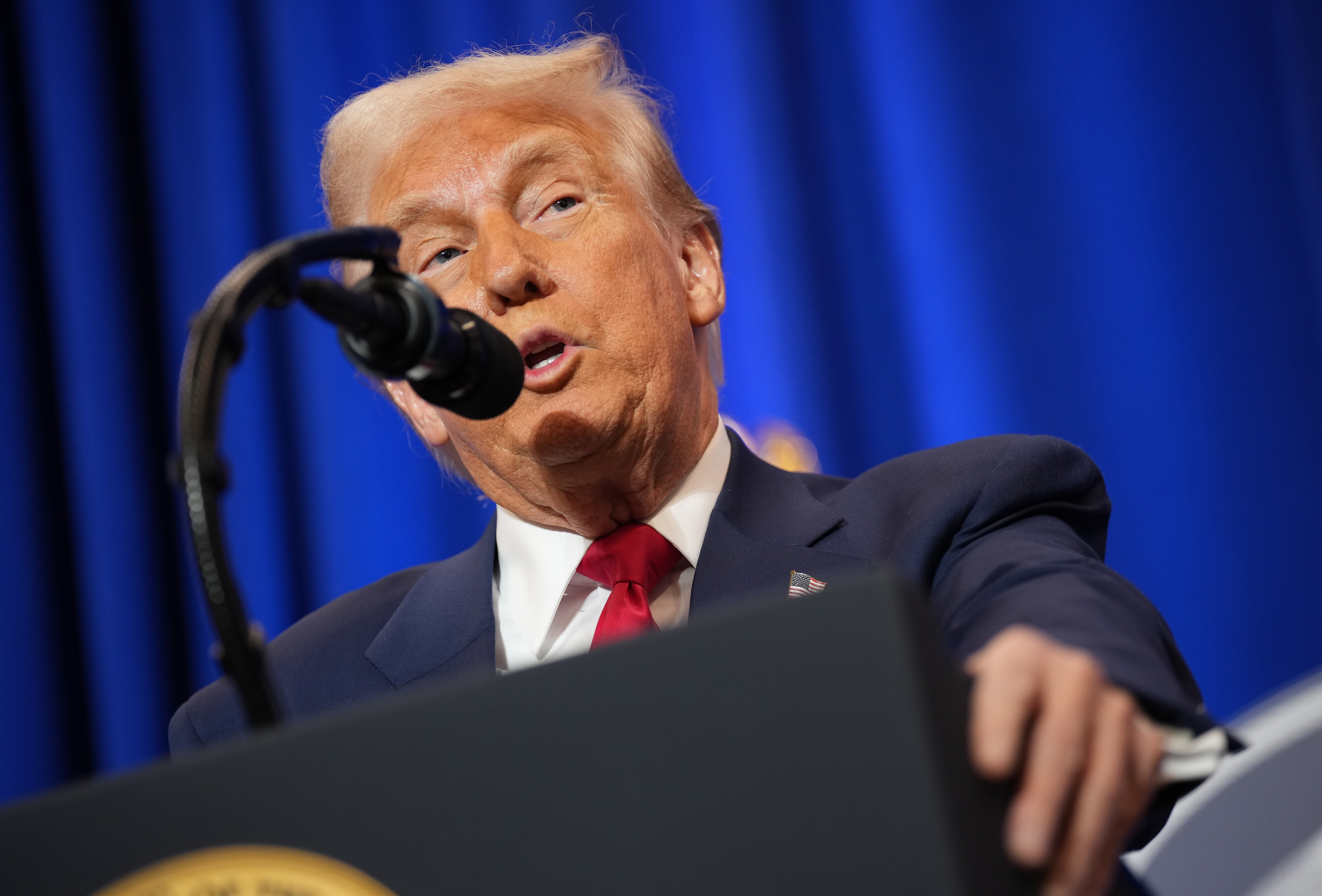 Donald Trump emitirao je gorke pritužbe i bjesnio protiv svojih političkih neprijatelja u obraćanju Ministarstvu pravosuđa 14. ožujka