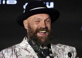 Ricky Hatton otkriva što će trebati da Tyson Fury izađe iz mirovine – jer Gypsy King Insider inzistira na tome da bi “skočio na” Anthony Joshua Fight