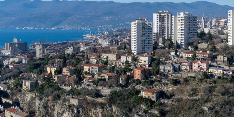 Rijeka će sufinancirati sunčane elektrane na obiteljskim kućama