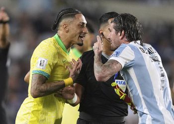 Rugalice Enza Fernandeza, Raphinha se ponizila nakon prijetnje prije prijetnje i trgovca za nametanje Emi Martinez radeći na užurbanosti … Kako je Argentina ponižena gorki rivali Brazil