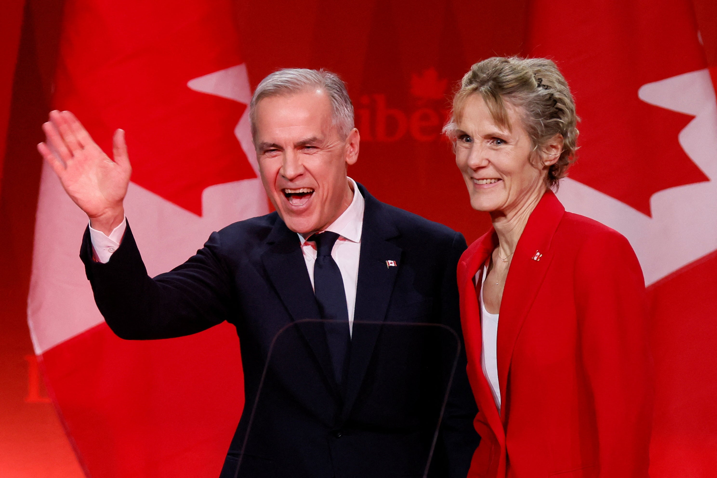 Bivša guverner Banke of Kanade i Bank of England Mark Carney sa svojom britanskom suprugom Dianom Fox nakon pobjede u utrci da postane vođa vladajuće liberalne stranke Kanade