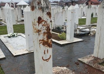 SKRNAVLJENJE MEZARJA U BRČKOM Oštećeno 14 nišana, osumnjičeni maloljetnici