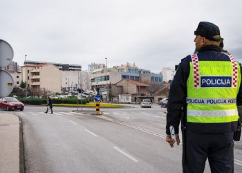 SPLIĆANI MUKU MUČE Na ovoj lokaciji policija bi imala puno posla, jer pravila se (ne)znaju?!: ‘Lete k’o muve bez glave. Bolje to ne gledat’