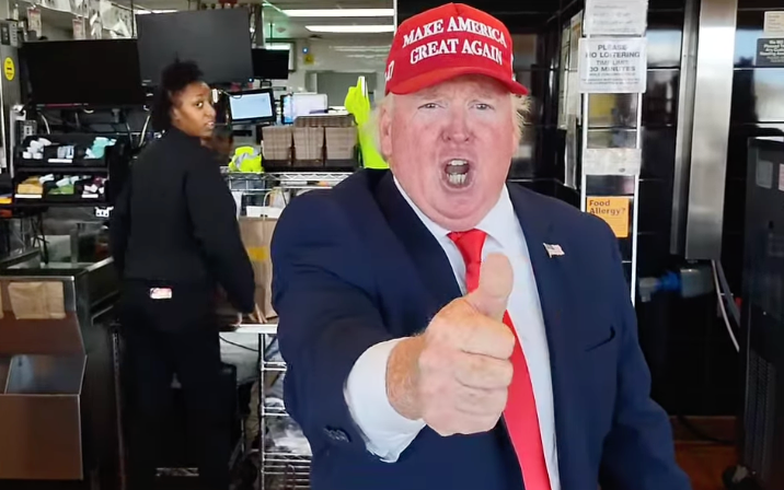 Trumpov impersonator sa sjedištem u New Yorku Thomas Mundy kaže da se njegov samo-izgrađeni posao udvostručio otkako je optužen Donald Trump, a zatim se vratio u ovalni ured u siječnju