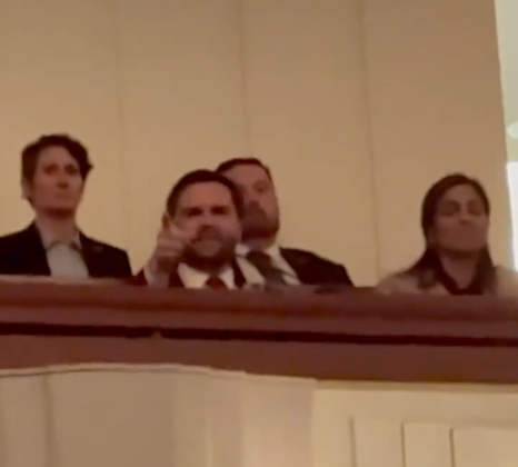 JD Vance je u Kennedy Centru dočekao zbor Boosa