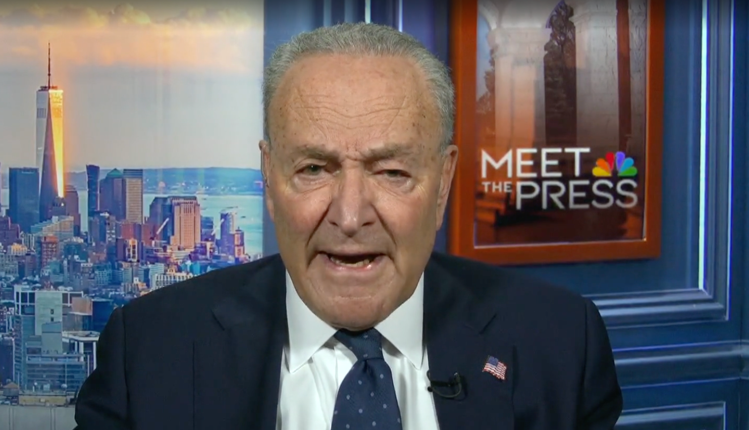 Vođa manjine senata Chuck Schumer rekao je da neće odstupiti sa svog položaja unatoč pozivima da to učine nakon što su se pridružili republikancima u glasanju za račun za potrošnju