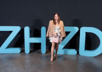 Sedmu godinu zaredom: Dubrovačka modna dizajnerica Andrea Zvono sudjelovala na reviji za djecu iz domova “Moja maturalna večer”