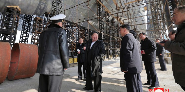 Sjeverna Koreja otkriva svoju prvu podmornicu s nuklearnim pogonom