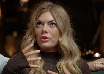 Šokantni video otkriva oženjen na prvom vidljivom tmurnom uvjetima poput zatvora u backstageu tijekom snimanja snimanja