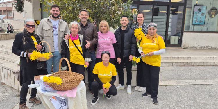 Solin u znaku nade. Gradonačelnik Ninčević podržao Dan narcisa i borbu protiv raka dojke