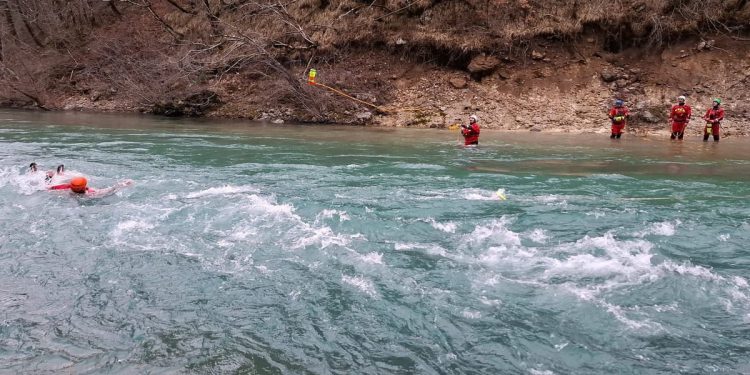 Splitski i šibenski HGSS-ovci u BiH usavršavali tehnike spašavanja u divljim vodama