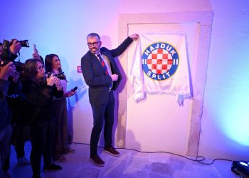 Sportske novosti – ANKETA: Slažete li se oštrim istupom Hajdukova predsjednika Bilića?