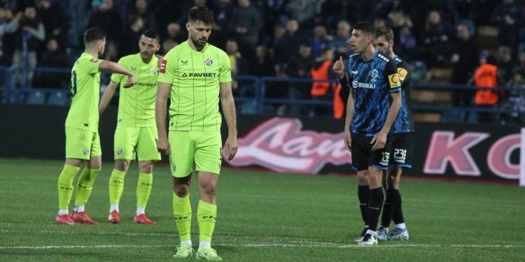 Sportske novosti – ANKETA/VIDEO: Je li sudac prelako dosudio penal na Petkoviću? Pogodak Varaždina također pod povećalom