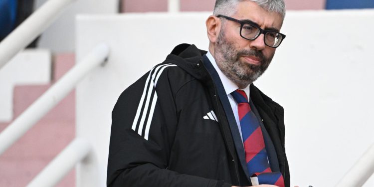 Sportske novosti – Bilić je trebao na Poljudu raščistiti dileme s HNS-om, a ne otići na ‘neodgodiv’ službeni put