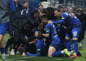 Sportske novosti – Čudesna, neponovljiva priča! Umjesto moćne poruke Dinamu i Hajduku, sada se na Maksimiru i Poljudu podižu čaše