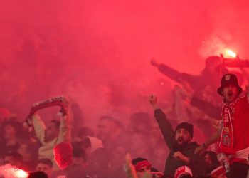 Sportske novosti – FOTO: Policija uoči utakmice Lige prvaka zaplijenila Hajdukov šal, puške, pištolje, mačete, noževe…