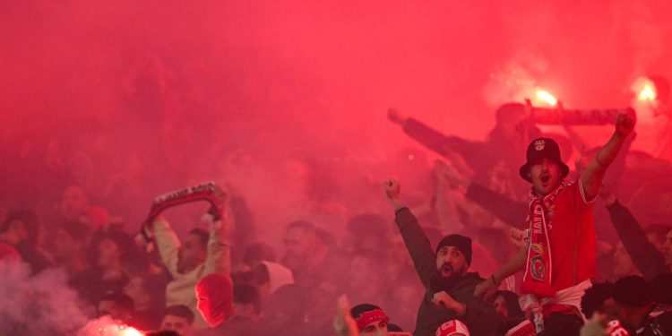 Sportske novosti – FOTO: Policija uoči utakmice Lige prvaka zaplijenila Hajdukov šal, puške, pištolje, mačete, noževe…