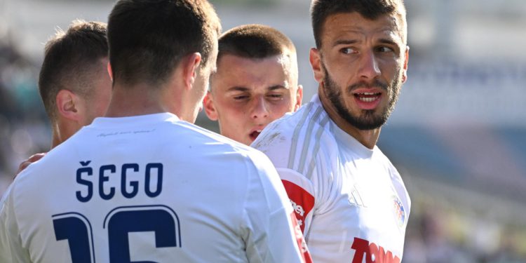 Sportske novosti – Hajduk su počele napadati ozljede, a Gattusu za titulu treba svaki igrač: Otkrivamo kakvo je stanje Jana Mlakara