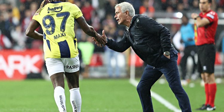 Sportske novosti – Livakovićev suigrač opleo po Mourinhu, legendarni trener odgovorio: ‘Nisam znao da je talentiran za poeziju’