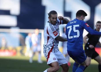 Sportske novosti – Najveći Dinamov problem je neodgovornost tih nogometaša. On je čuvao zrak umjesto svojeg igrača