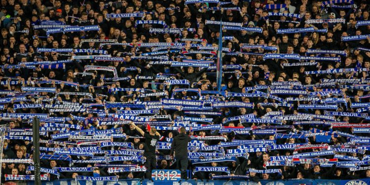 Sportske novosti – Navijači transparentom rekli sve: ‘Ostavite woke ideologiju u inozemstvu. Obranite Europu!’