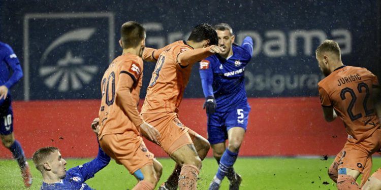 Sportske novosti – Ne pamtimo da smo ovo viđali u SHNL-u. Stanje je očajno, a na pojačanja su potrošili više od 8 klubova