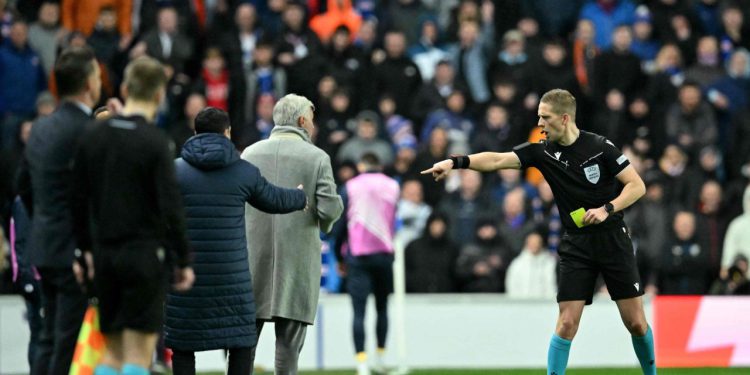 Sportske novosti – Novi Mourinhov ‘show’ nakon ispadanja iz EL: ‘Tri penala nisu svirali! Nadam se da ovo nije zbog Budimpešte’