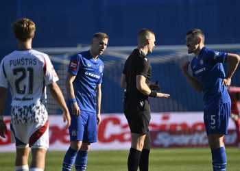 Sportske novosti – ‘Ovi Ademi stalno, svaku utakmicu, pet puti pada ka’ mrtav, a kad se digne, trči ka’ zec. Pratimo ga kako jauče’