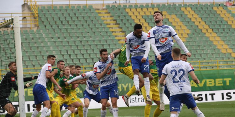 Sportske novosti – Prvi put nakon 11 godina Osijekov trener krenuo porazom! No, je li bila materijalna povreda pravila?