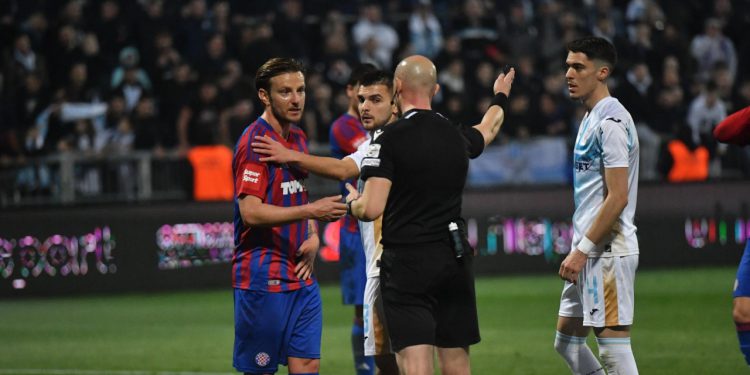 Sportske novosti – Skomina jasan, Bel je trebao dosuditi penal za Hajduk, ali i još jedan za Rijeku! ‘Nema rasprave, 100 posto…’